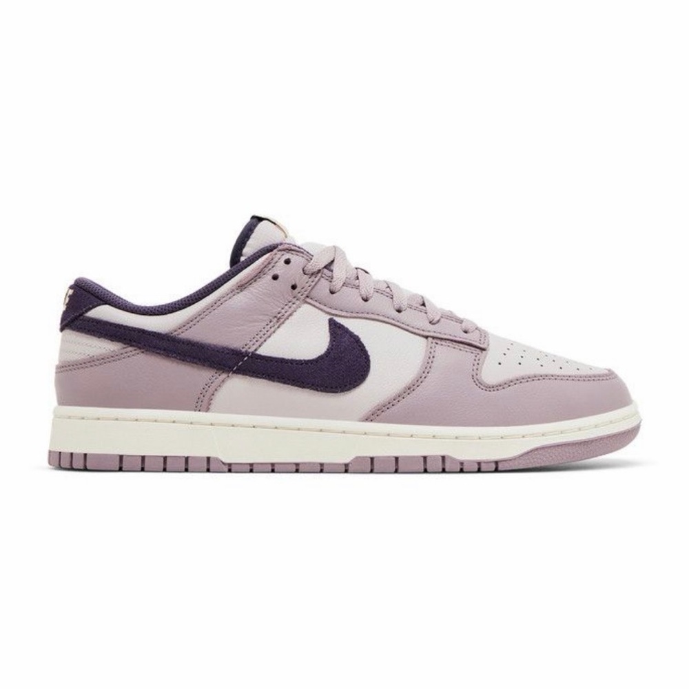 Nike DUNK LOW SE
"LIGHT VIOLET ORE"